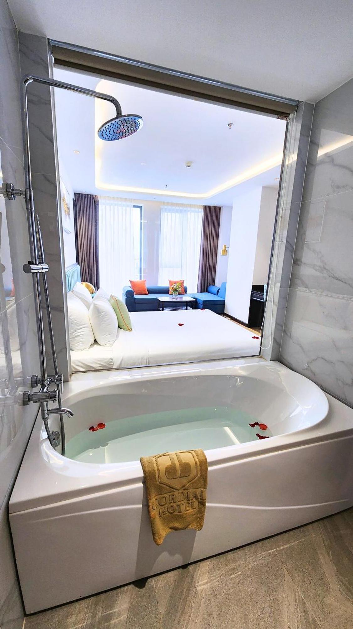 Cordial Grand Hotel Da Nang Beach - Infinity Rooftop Pool Exteriér fotografie